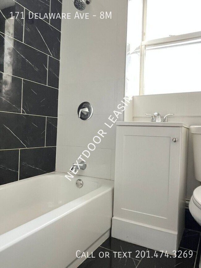 Photo - 171 Delaware Ave Unidad 8M