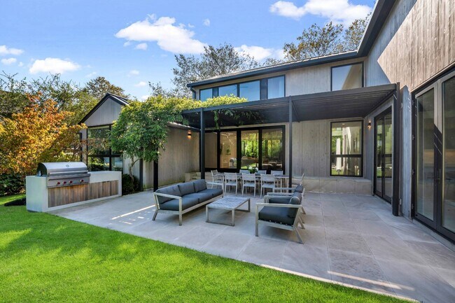 Photo - 60 Gansett Ln