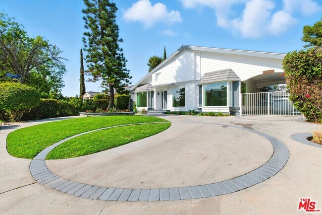 Photo - 4640 Laurelgrove Ave