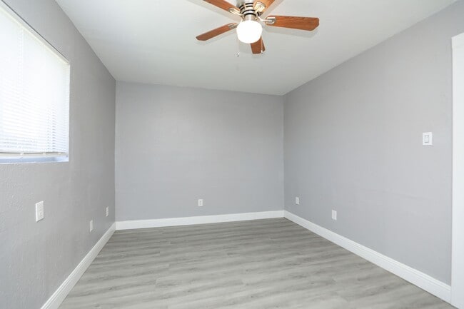 Photo - 8127 Colonial Ln Unit 2