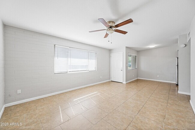 Photo - 1518 W Colter St Unit 17