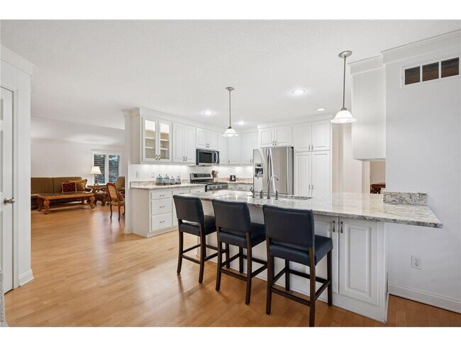 Photo - 145 Holly Ln N