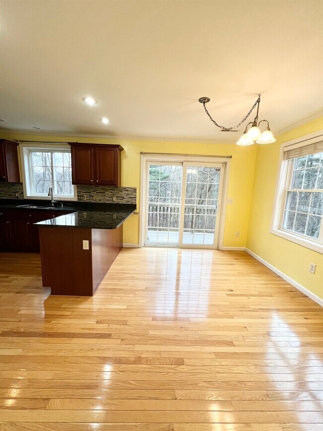 262 Littleton Rd Townhome For Rent in Chelmsford, MA