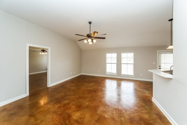 Photo - 5751 Broadway Dr W