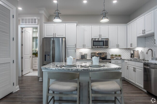 Building Photo - Live in Luxury: 2-Bed, 2-Bath Steps from D... Unit 21AN2 Rental