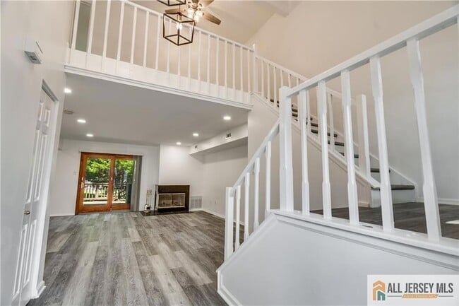 Photo - 130 Winchester Way