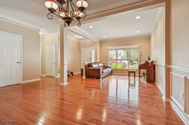 Photo - 233 Patriot Hill Dr