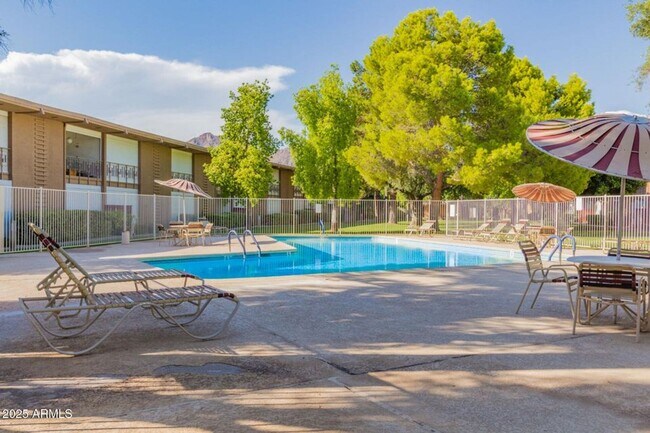 6125 E Indian School Rd Unit 122
