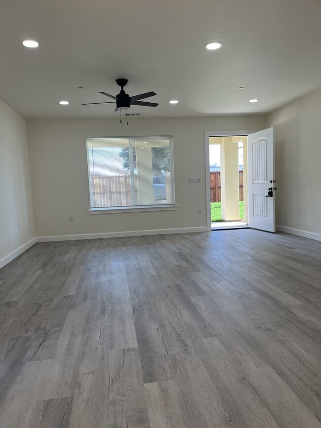 Photo - 5104 Chestnut Rd