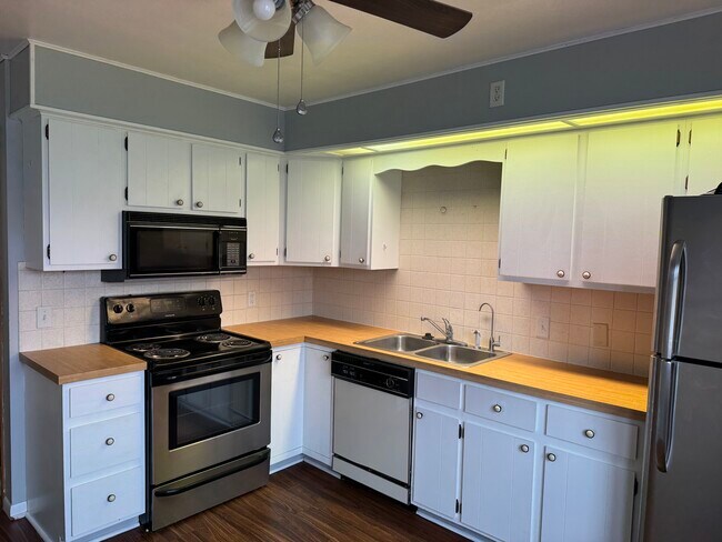 Photo - 404 E Spring Ave