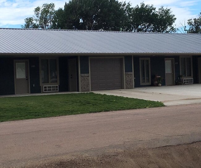 Photo - 208 E 2nd Ave