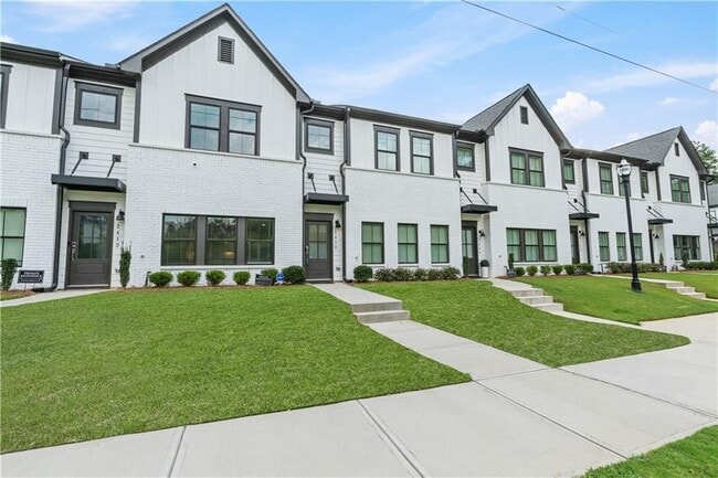 Photo - 2410 Lakeshore Ln