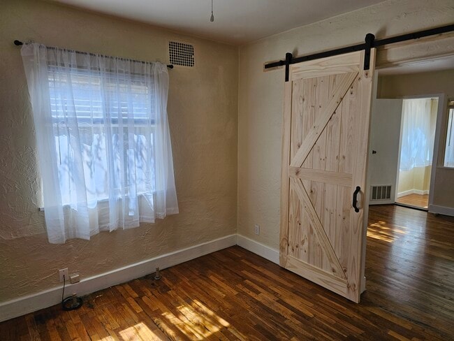 Building Photo - 2826 W Platte Ave Unit 4