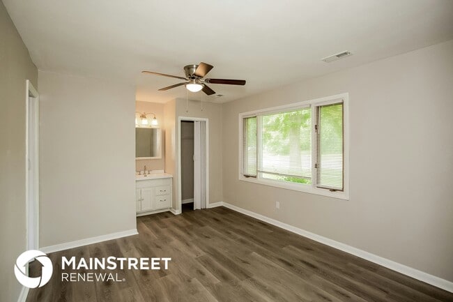 Photo - 57 N Devon Ave