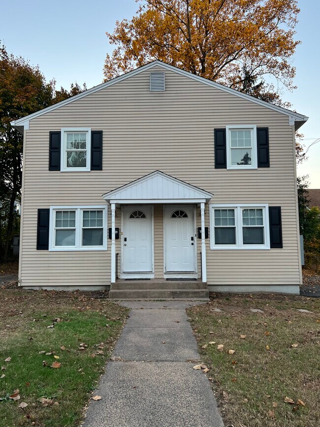 18 Emerson St Apartments Manchester, CT