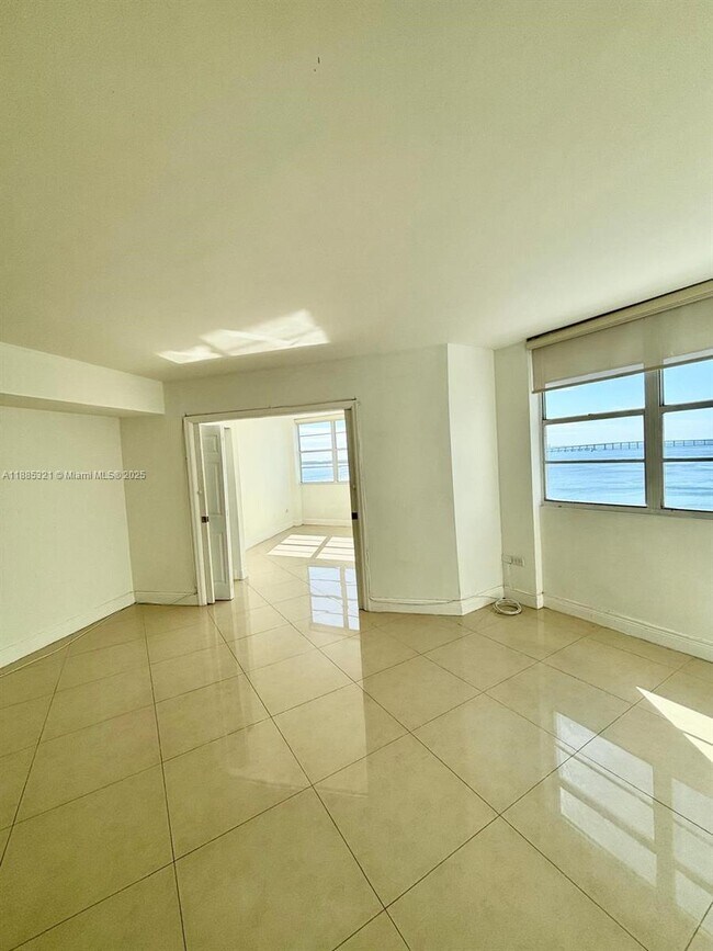 Photo - 801 Brickell Bay Dr Unidad 1067