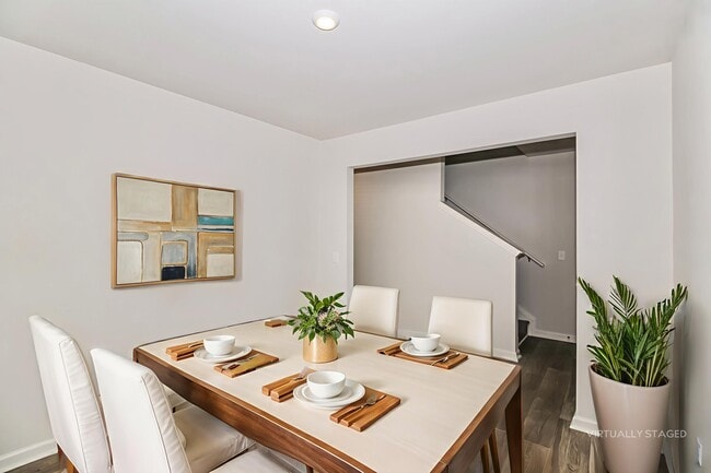 Photo - 668 Savanac St SE