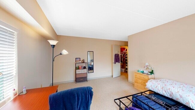 Photo - 137 Peterborough St Unidad 3E