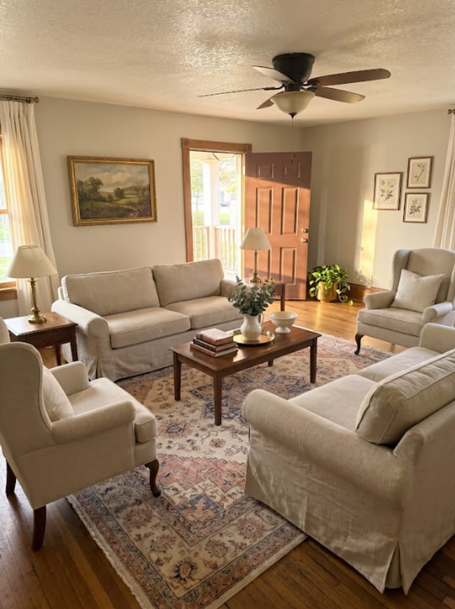 Building Photo - Spacious 5BR Home Near Drake — Porch, Garage & Tons of Space