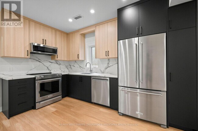 Photo - 412 Glenholme Ave