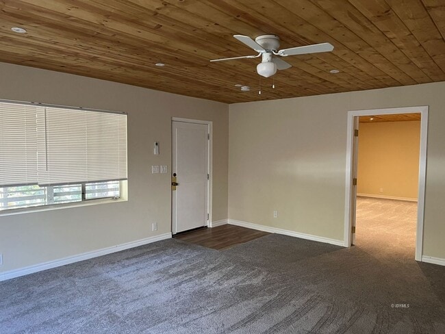 Photo - 54141 Pine Crest Ave