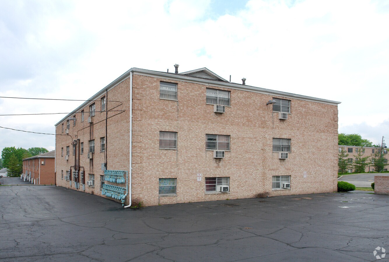 Photo - 35 Broad Meadows Blvd