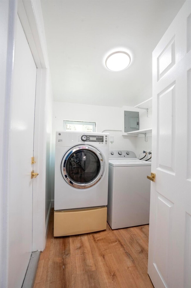 Photo - 3468 NE 17th Ave Unit 2