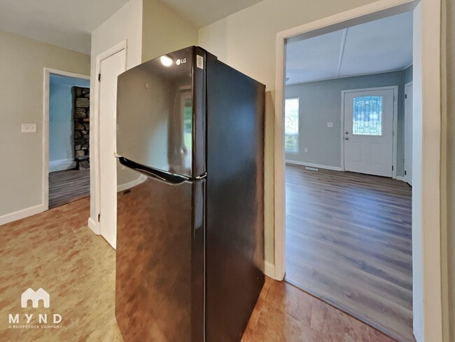 Photo - 2225 Lisa Ann Dr