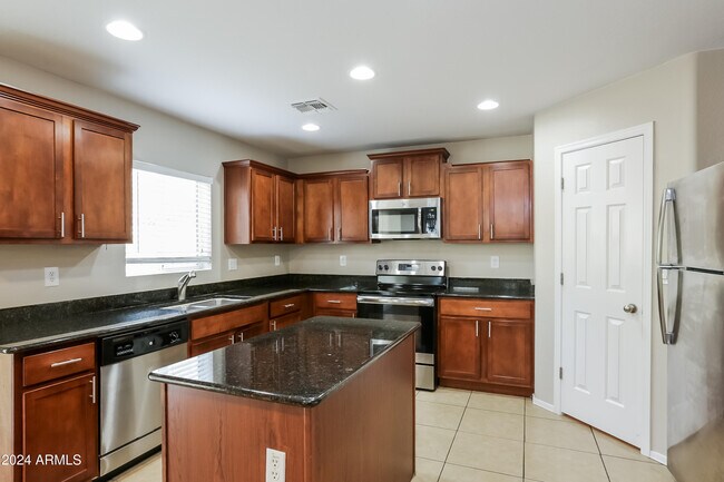 Photo - 28420 N Epidote Dr House