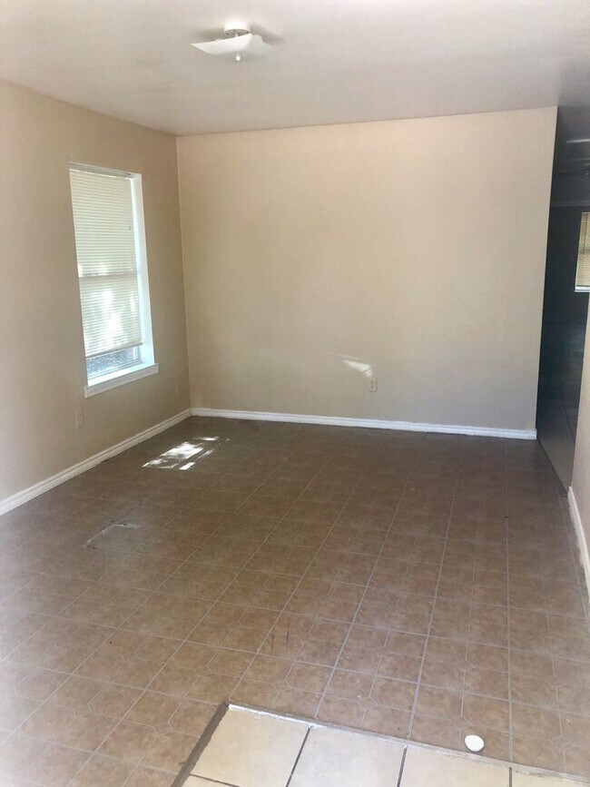 Photo - 3328-3330 Bright St Unidad 3330