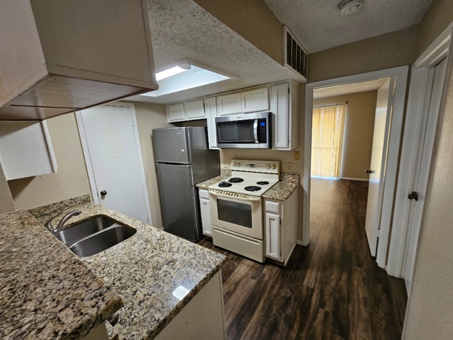 Photo - 2500 E Park Blvd