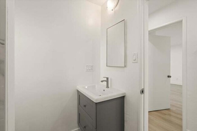restroom vanity - 480 California St Unit 4