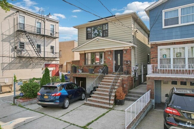 Building Photo - 11-15 Linden Ave Rental