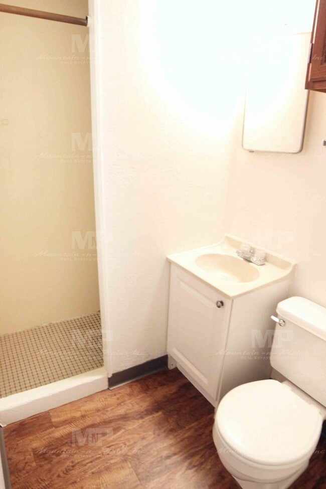 Photo - 812 W Myrtle St