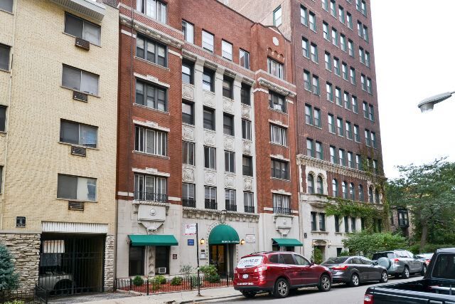 Building Photo - 533 W Roscoe St