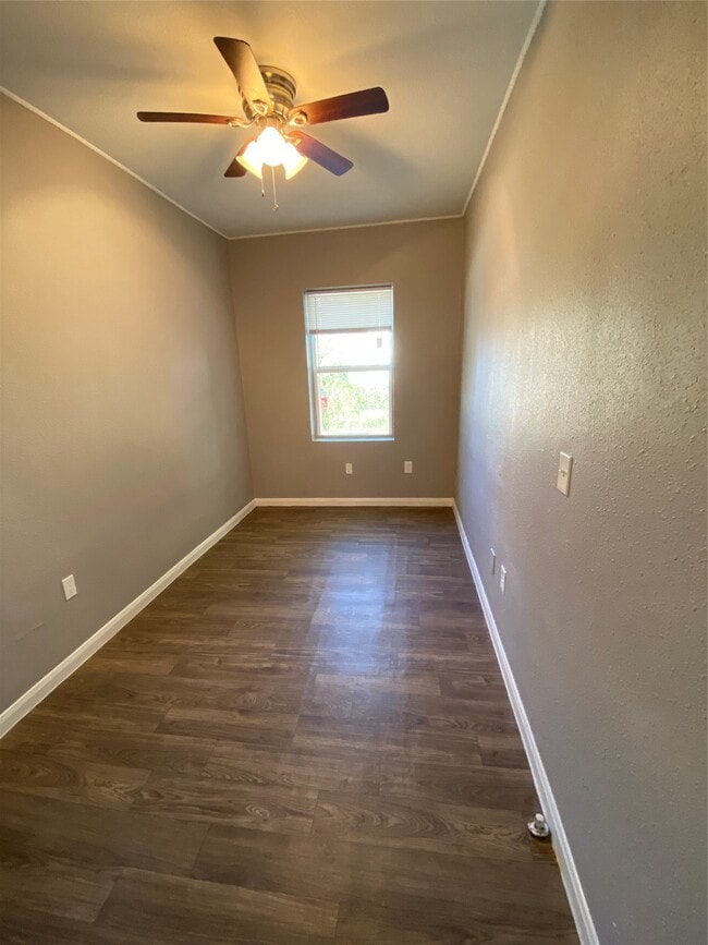 Building Photo - 222 Grace St Unit 4