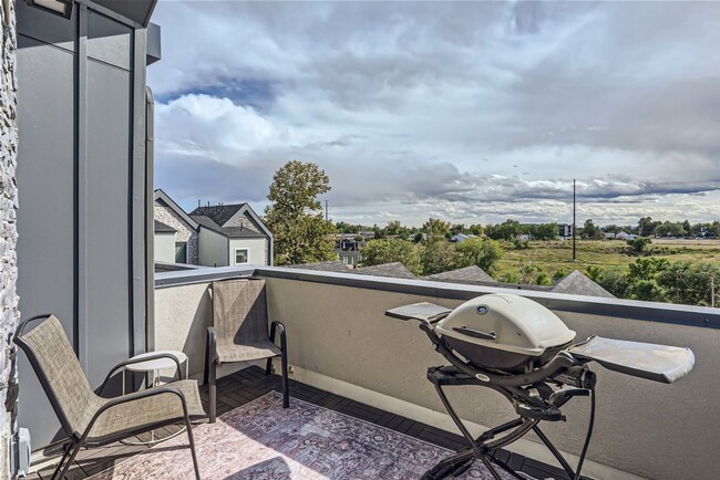 Photo - 1277 Yates St