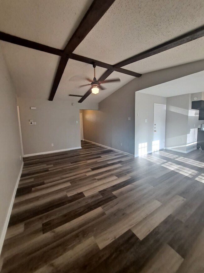 Photo - Amazing 3/2/2 in Lancaster!