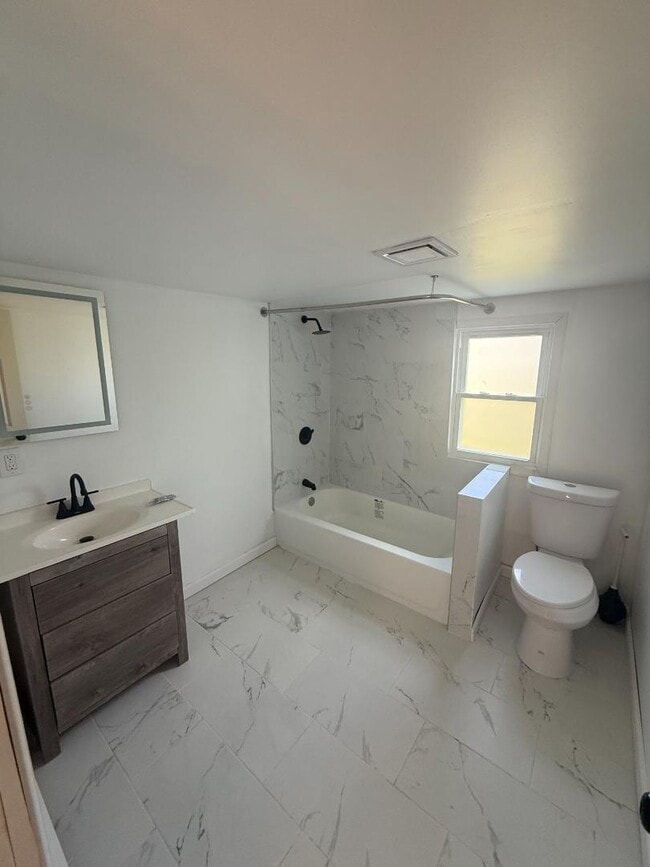 Photo - 180 Panama St
