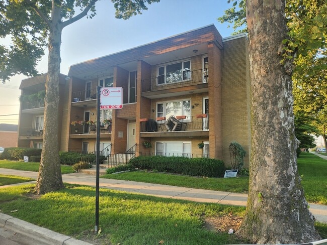 Building Photo - 6759 W 64th St Unit 23N Rental