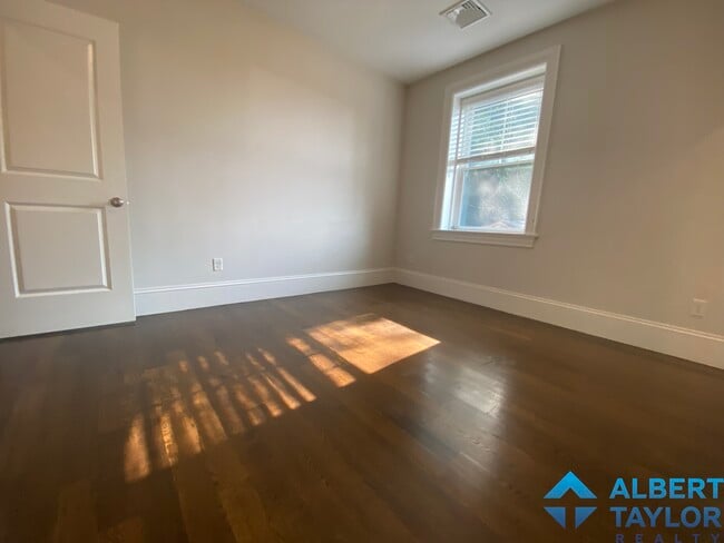 Photo - 2044 Beacon St Unit 1