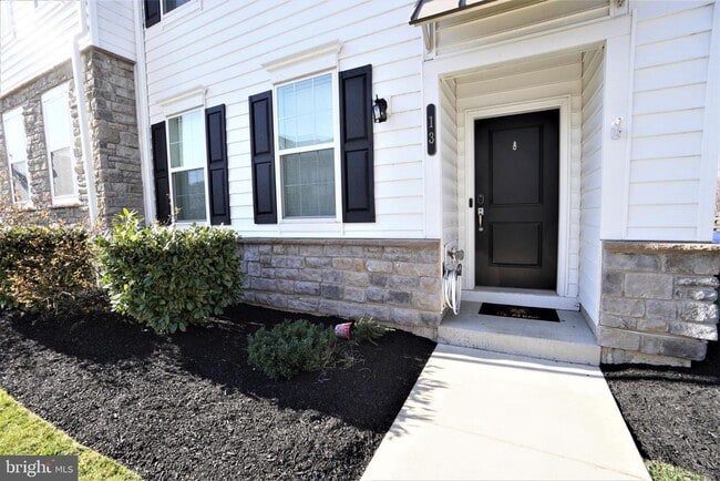 Photo - 13 Jessop Ln