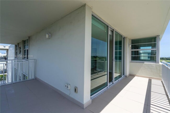 9500 W Bay Harbor Dr Unit 7D