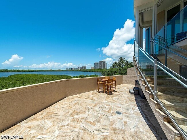 Photo - 60 Seagate Dr Unit 305