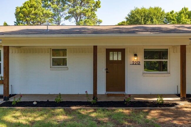 Photo - 2212 Ridge Ln