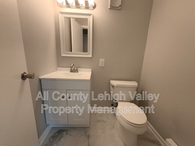 Photo - 806 S Armour St