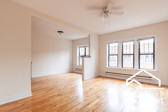 Building Photo - 628 W Cornelia Ave Unit 2