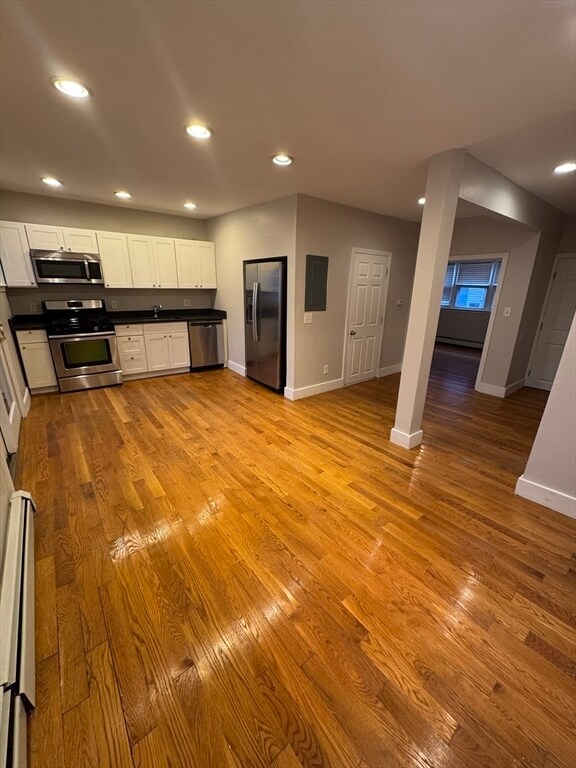 Photo - 178 Bowen St