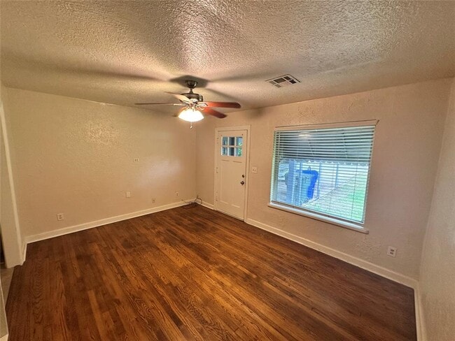 Photo - 1350 Classen Blvd