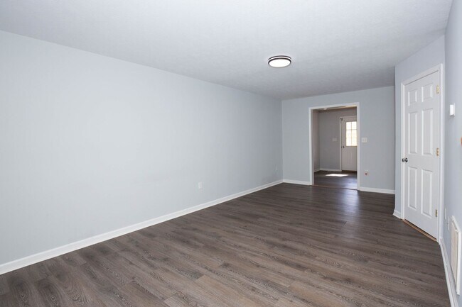 Photo - 2 Bed, 1.5 Bath Townhome in Inwood, WV